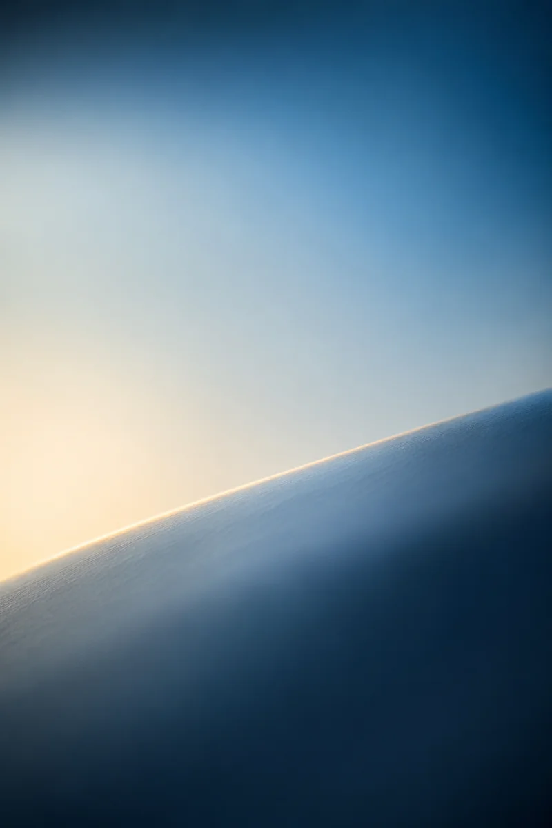 Smooth Blue Gradient Arc Background