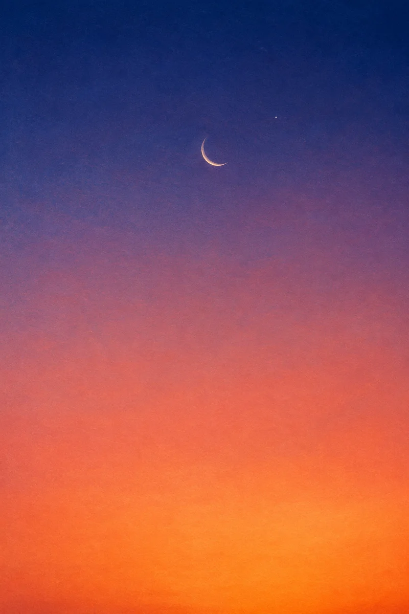 Serene Sunset Gradient Sky with Crescent Moon