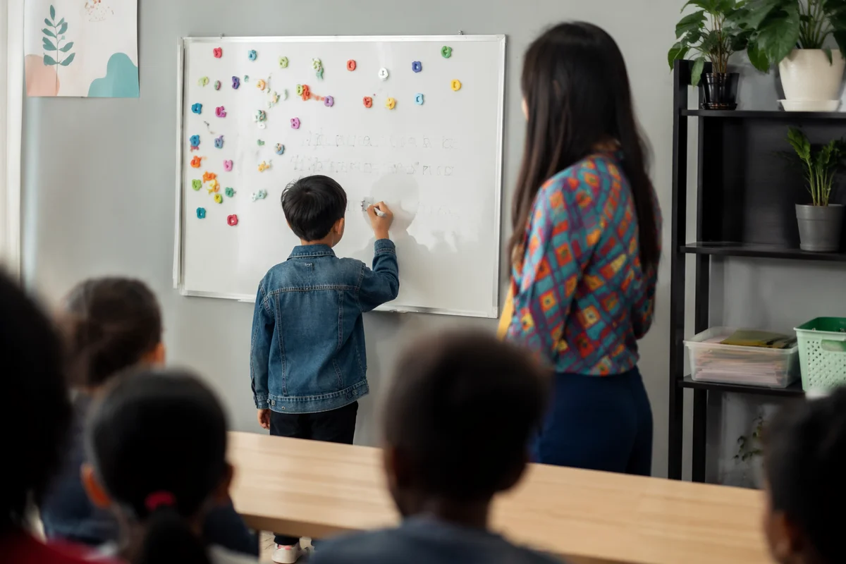 Overseas Mission English Classroom Teaching Scene