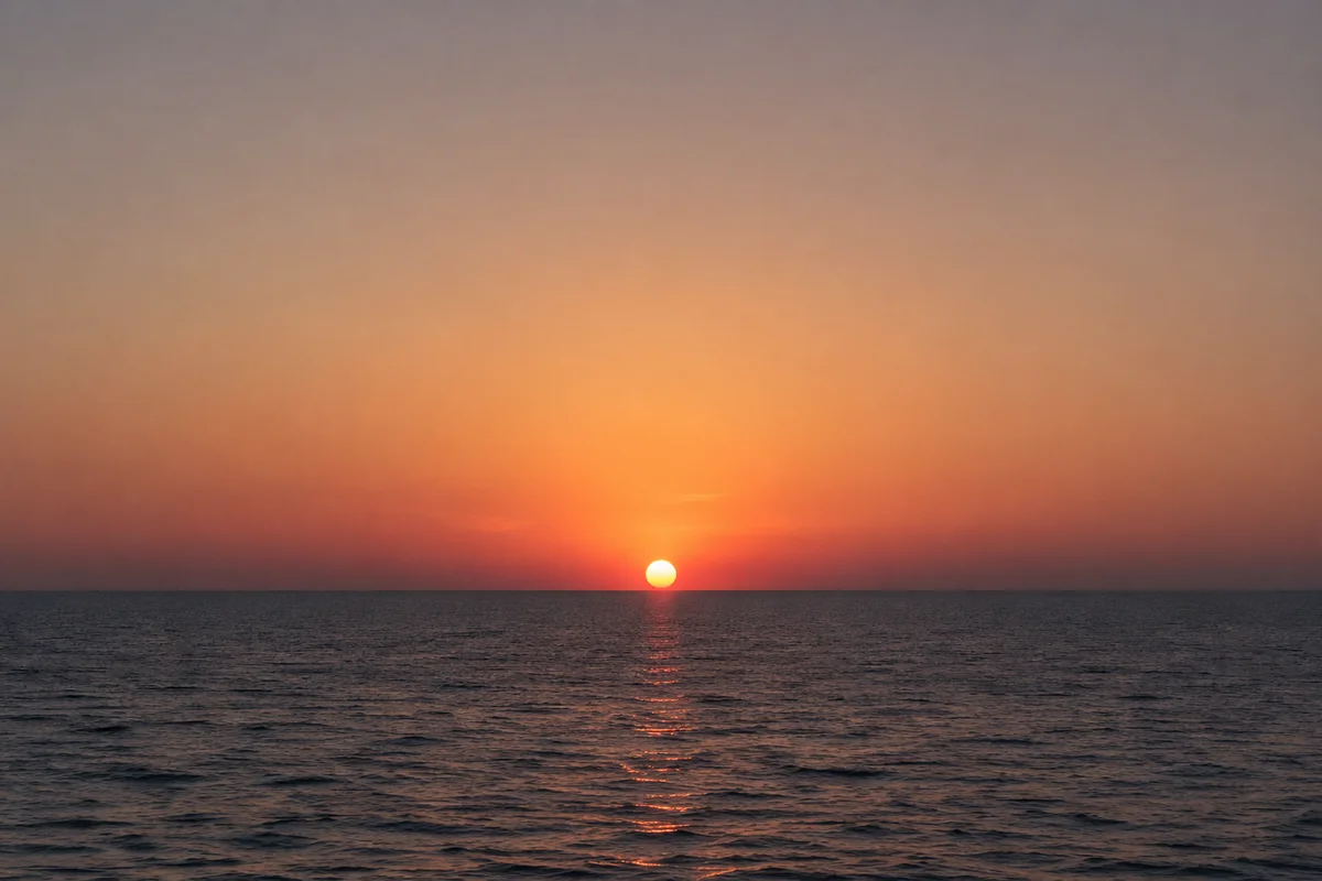 Eternal Sunrise Over a Peaceful Ocean