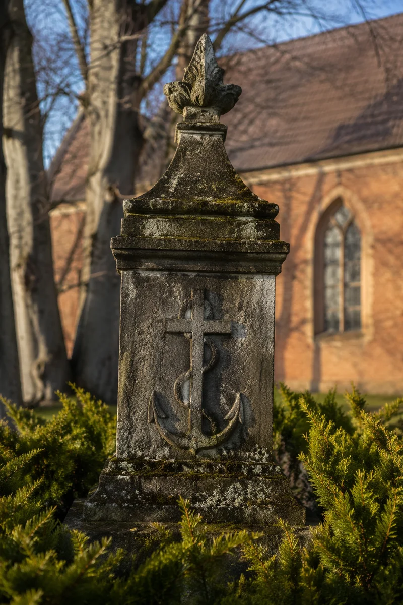 Weathered Anchor Cross Hope Monument