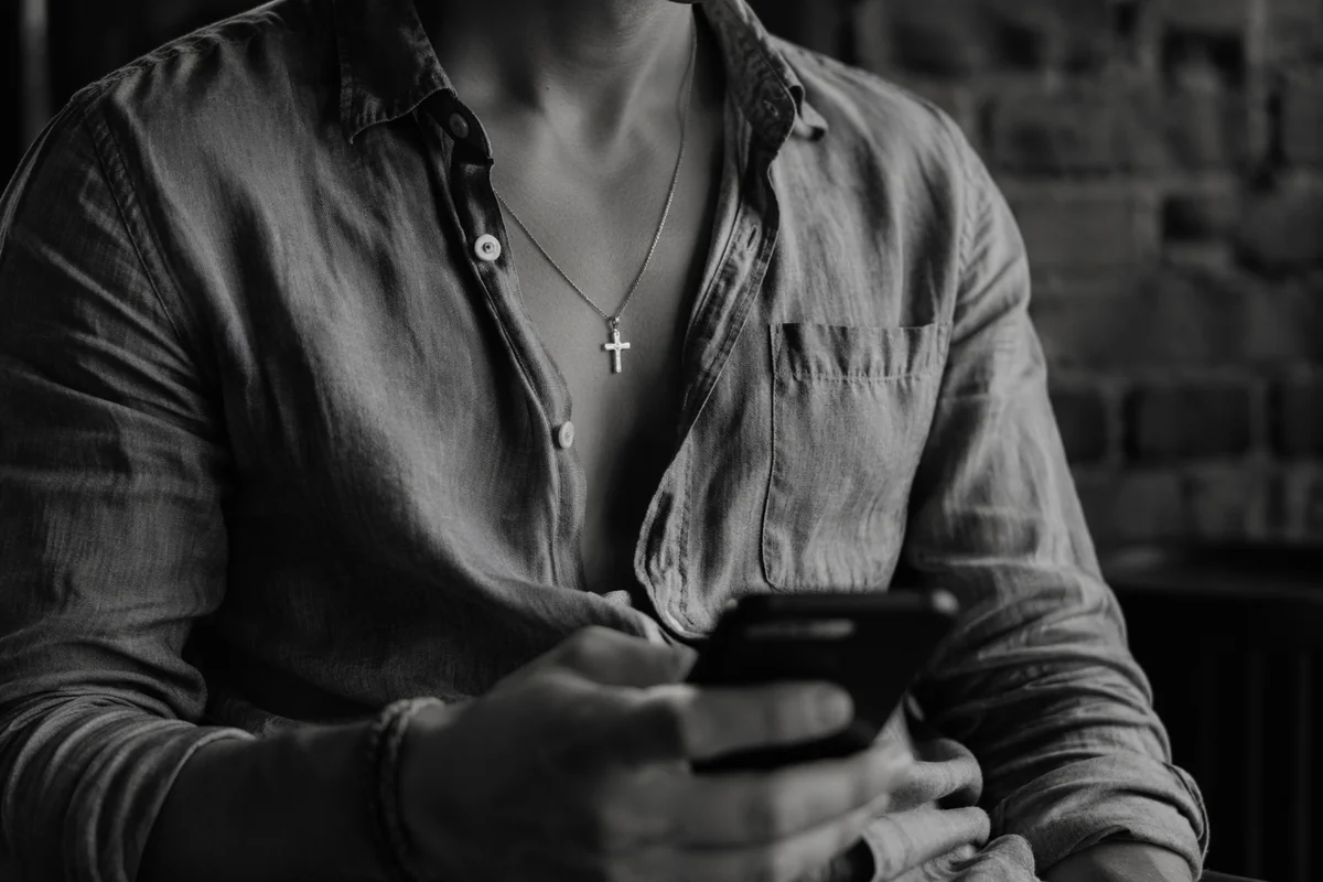 Silver Cross Necklace in Casual Café Moment