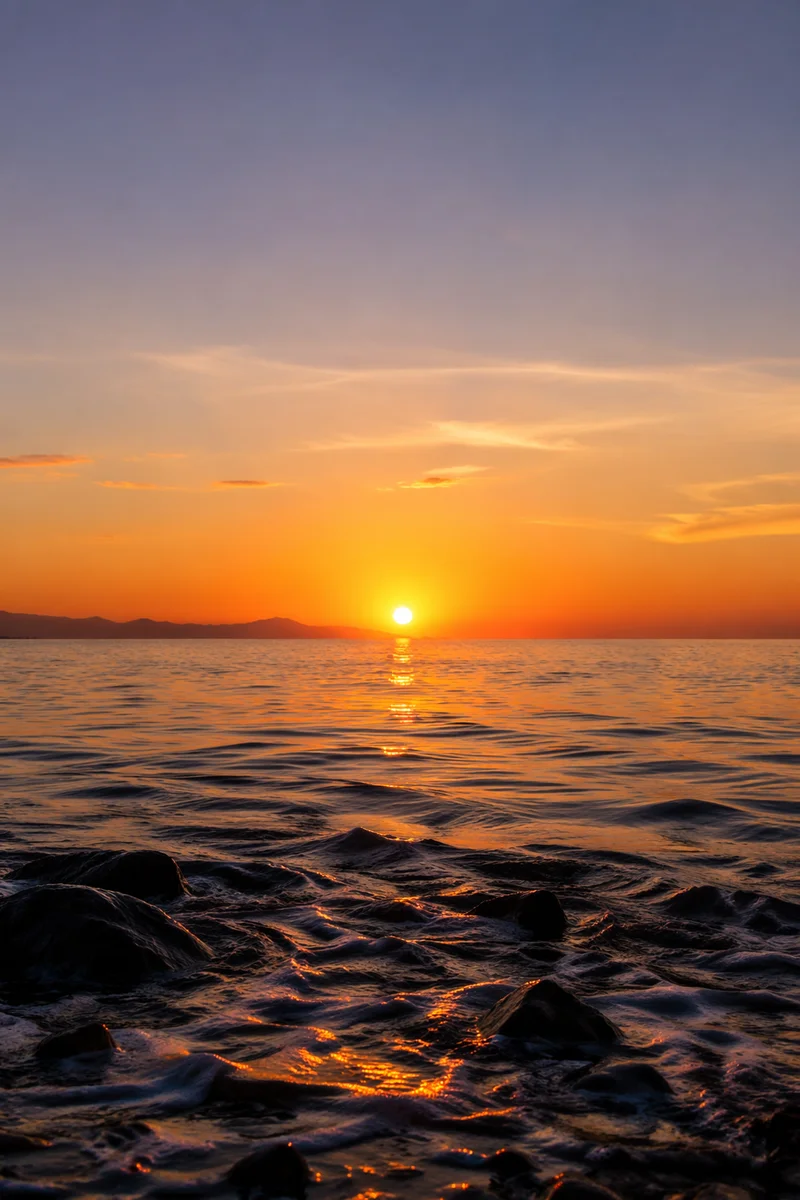 Peaceful Ocean Sunset with Golden Horizon