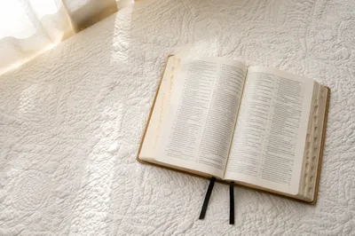 Elegant Marble-Inspired Bible Verse Background