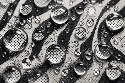 Monochrome Droplet Halftone Retro Texture
