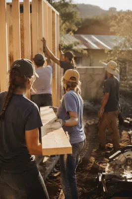 Mission Volunteers Building Hope Together