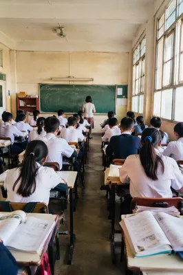 Calm Classroom Learning with Students and Teacher