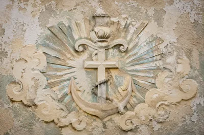 Evergreen Hope Anchor and Cross Relief