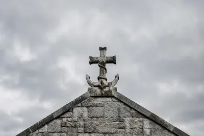 Stone Chapel Cross and Anchor Hope