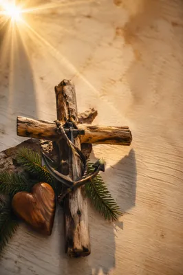 Driftwood Cross Anchor Hope with Evergreen
