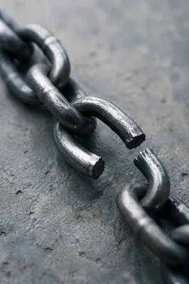 Broken Chain of Freedom on Concrete