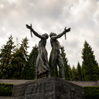 Broken Chains Memorial of Spiritual Freedom