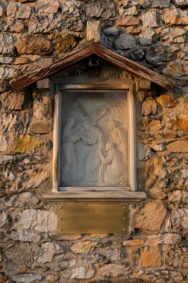 Jesus Carrying Cross Via Dolorosa Shrine