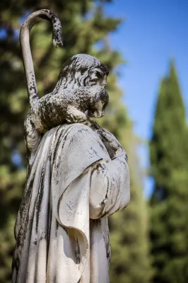 Jesus Good Shepherd Statue with Lamb