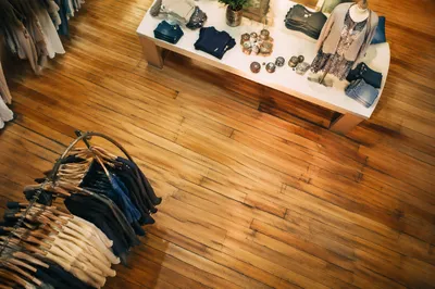 Overhead Boutique Clothing Rack Retail Display