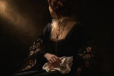 Elegant Gold Jewelry Renaissance Fashion Portrait