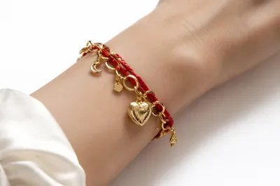 Gold Chain Bracelet Close-Up on Wrist