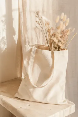Minimal Cotton Tote with Dried Flowers