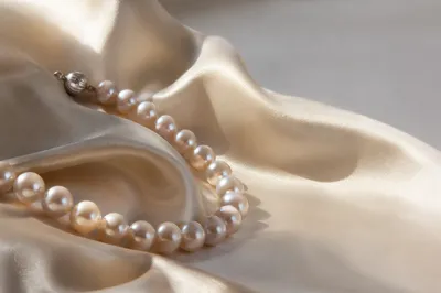 Classic Pearl Necklace on Satin Elegance