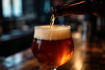 Amber Craft Beer Pour in Pub