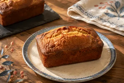 Rustic Fresh Bread Slice on Ceramic Plate