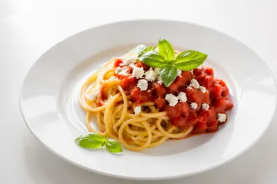 Fresh Spaghetti with Tomato Basil Sauce