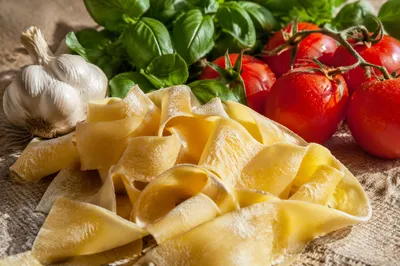Rustic Italian Pasta With Tomato and Basil