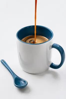 Minimal Espresso Pour in White Blue Mug