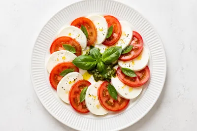 Fresh Caprese Salad with Basil Pesto