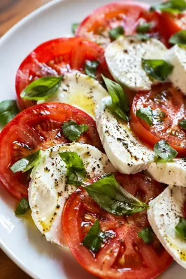 Fresh Caprese Salad with Mozzarella and Basil