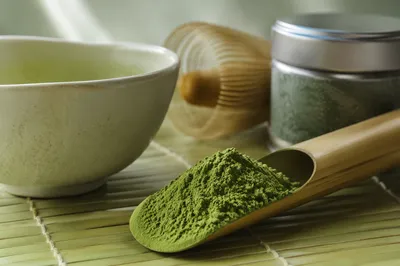 Matcha Powder with Bamboo Scoop and Ceramic Bowl