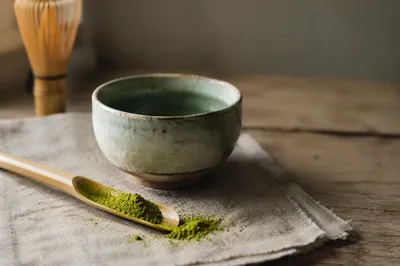 Artisanal Matcha Powder in Bamboo Scoop