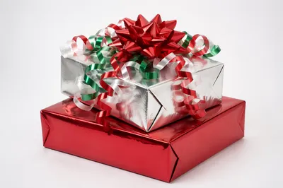 Elegant Christmas Gift Boxes with Festive Ribbons