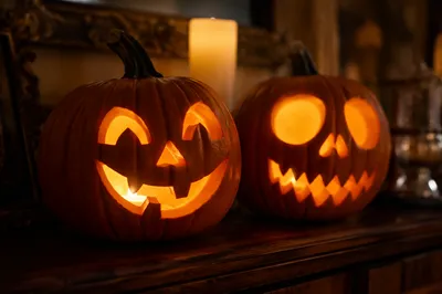 Glowing Halloween Jack O Lantern Mantel
