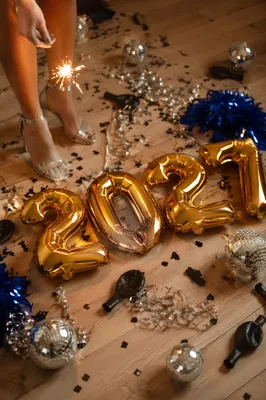 New Year 2027 Gold Balloon Countdown