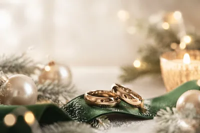 Elegant Gold Wedding Rings Holiday Close-Up