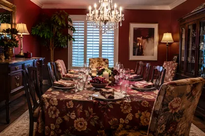 Traditional Dining Room Set for Dinner