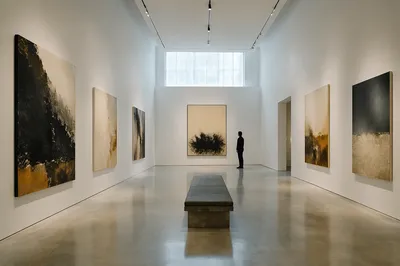 Serene Contemporary Art Gallery Interior