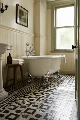 Vintage Clawfoot Tub Bathroom Interior