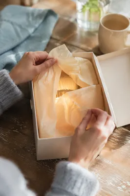 Joyful Hands Opening Glowing Gift Box
