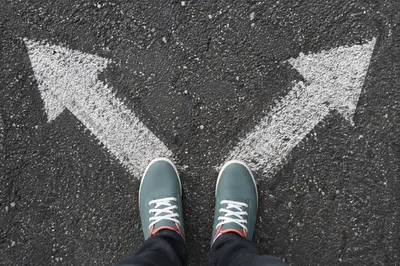 Crossroads Decision With Diverging Pavement Arrows