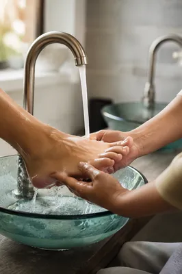 Gentle Foot Washing Care Service