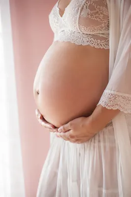Tender Maternity Belly Portrait in Natural Light