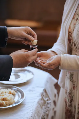 Communion 1