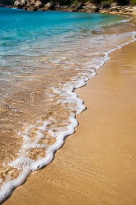 Quiet Tropical Shoreline with Gentle Sea Foam