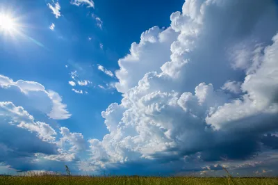 Dramatic Summer Sky with Towering Clouds