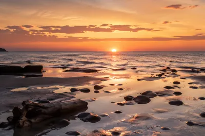 Golden Hour Ocean Horizon at Sunset