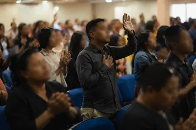 Latino Congregation in Prayerful Worship Service