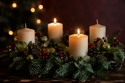 Warm Advent Wreath with Candlelight