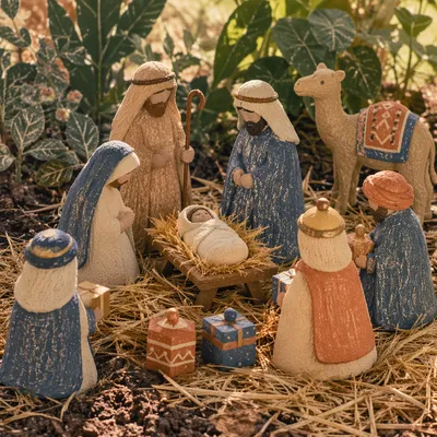 Baby Jesus in Straw Manger Nativity